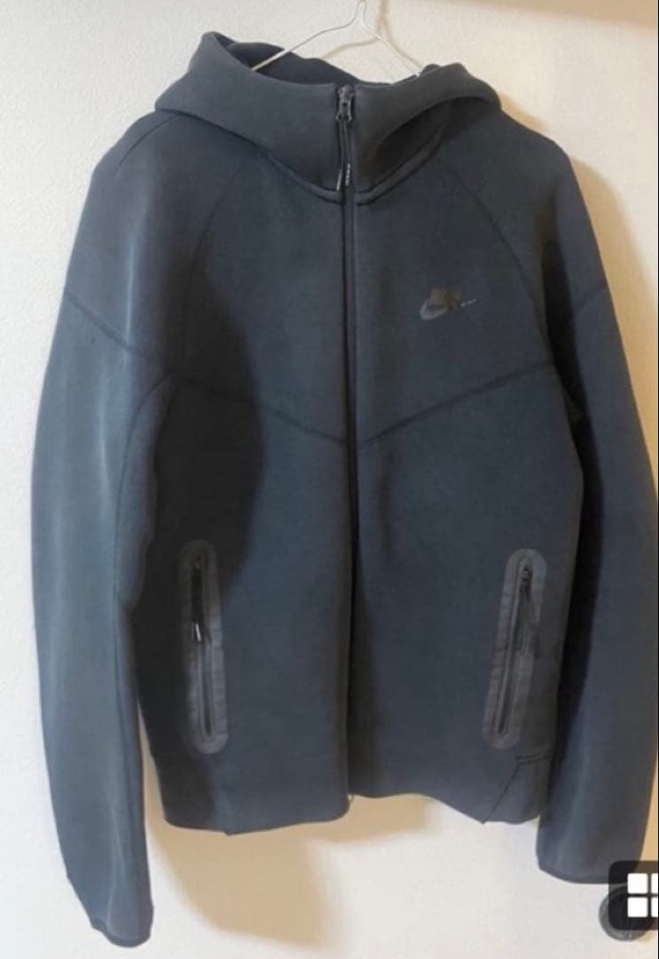 Nike ダークグレー フルジップパーカー