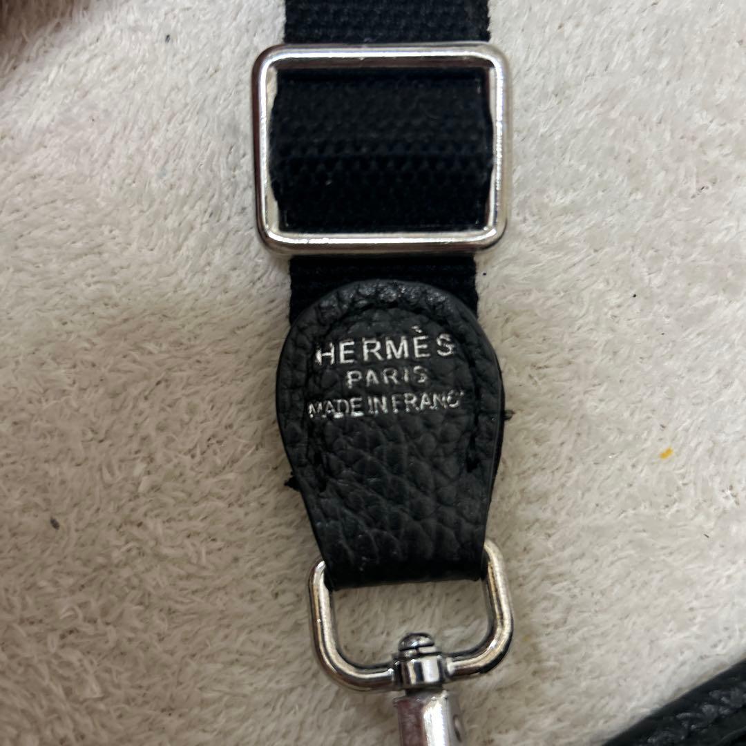 HERMÈS ブラック ショルダーバッグ