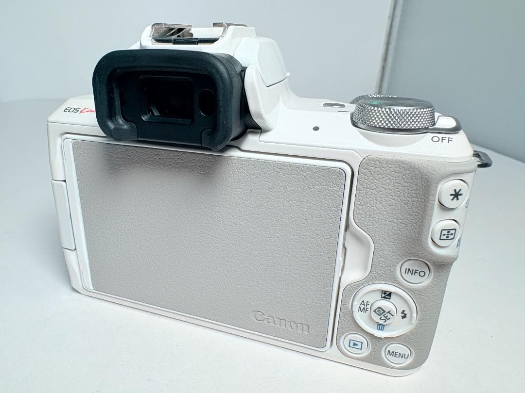 元箱付き キヤノン EOS Kiss M ボディ ホワイト