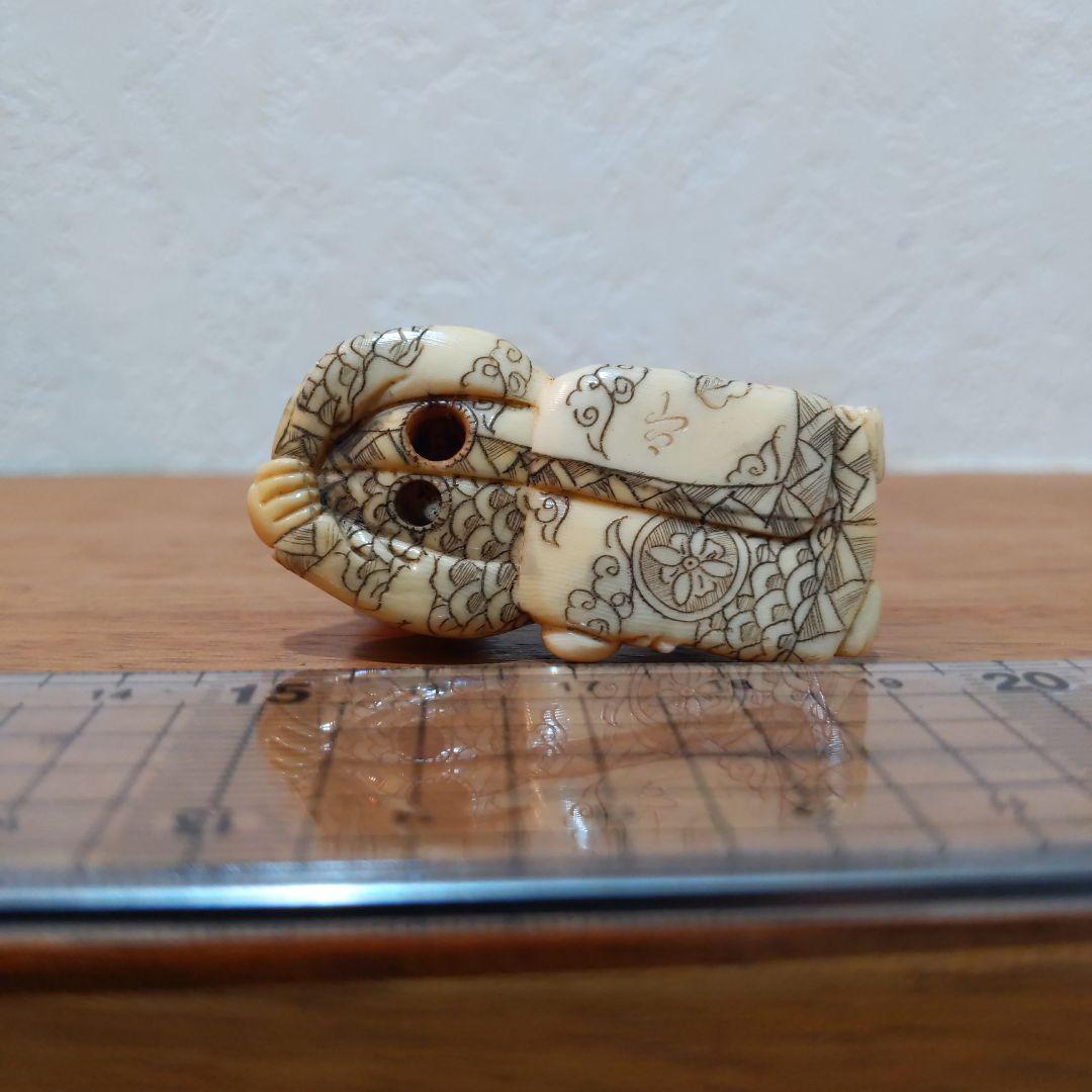 時代提げ物 人物根付 天然素材 在銘【ハイハイ童子】幅約4.8cm 重さ約20ｇ