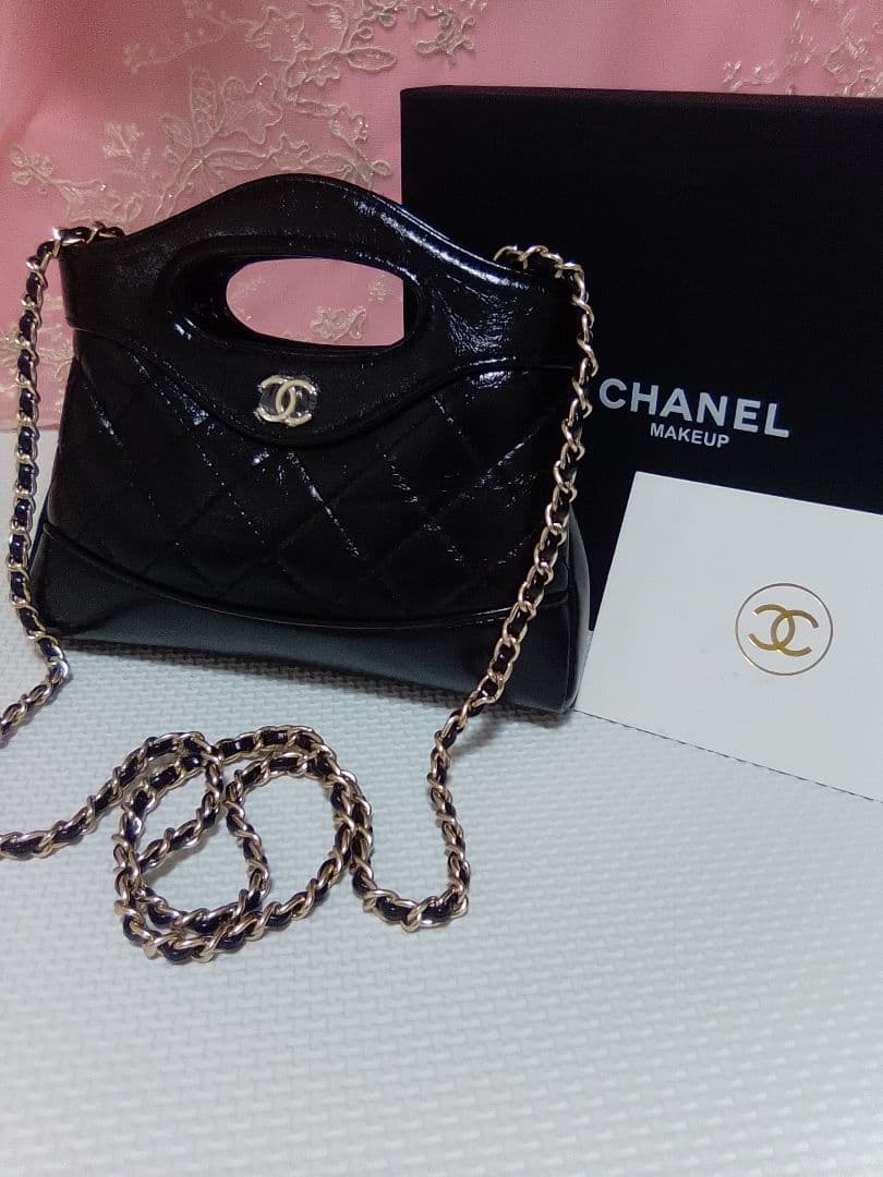 CHANEL ノベルティ ブラック キルティング ショルダーバッグ