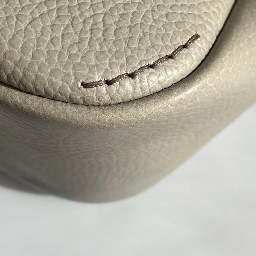 ✨未使用　現行モデル✨　HIROFU カーラ　ハンドバッグ　　H ベージュ