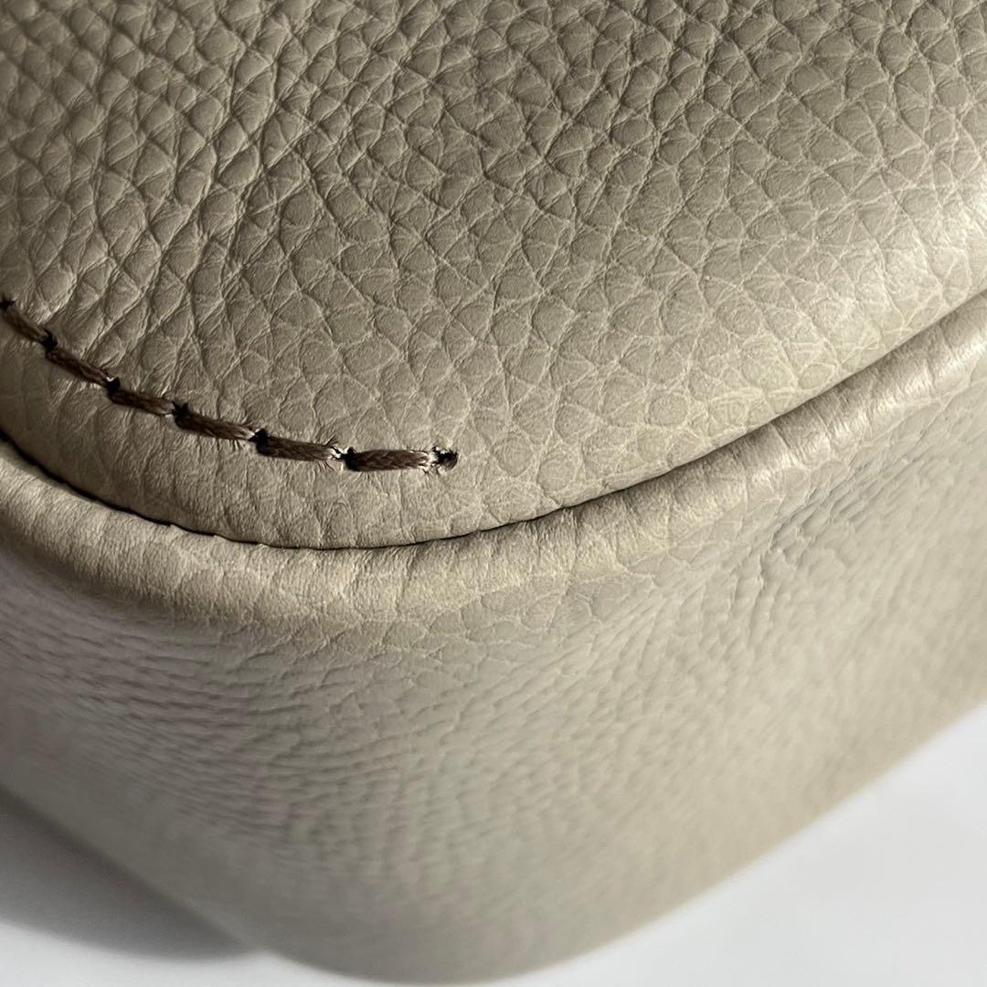 ✨未使用　現行モデル✨　HIROFU カーラ　ハンドバッグ　　H ベージュ