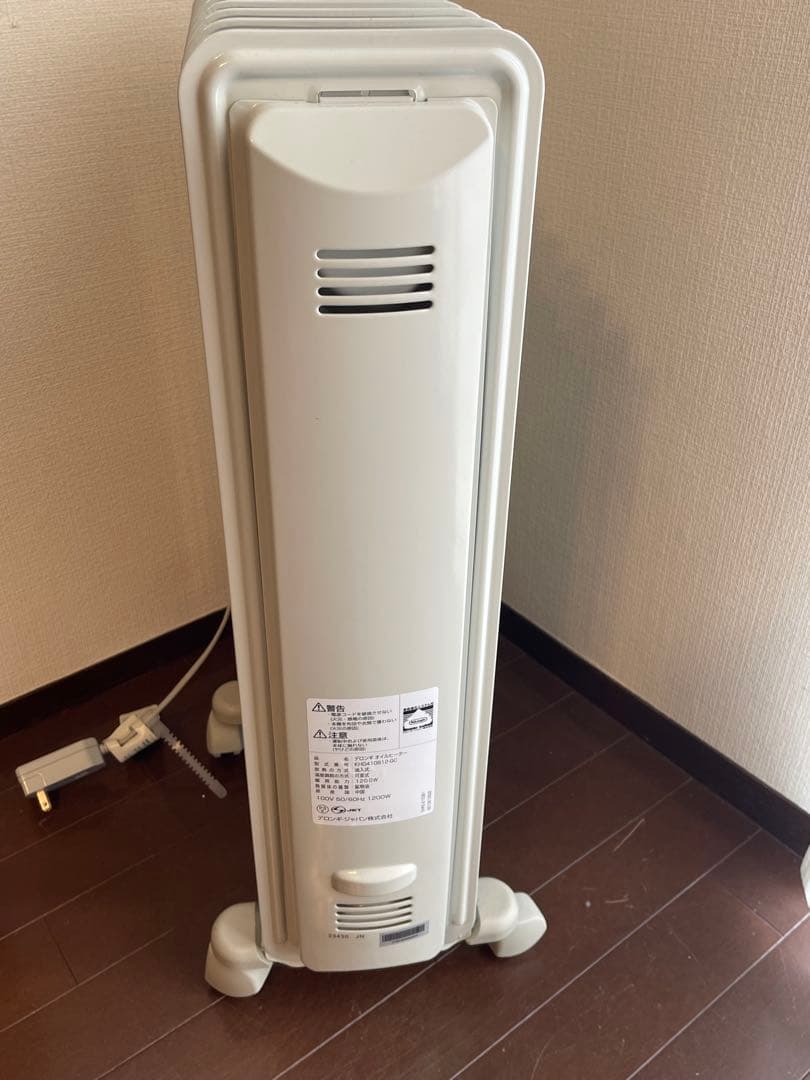 デロンギDelonghi 8-10畳23年式　美品