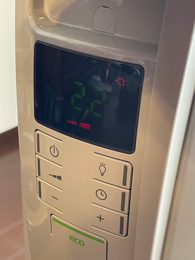 デロンギDelonghi 8-10畳23年式　美品