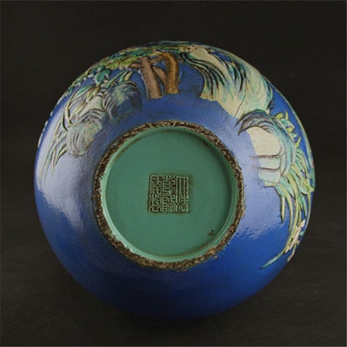 清乾隆帝浮彫藍釉粉彩花鳥天球瓶 景徳鎮 陶磁器 装飾品 現代工芸品 美術品 置物