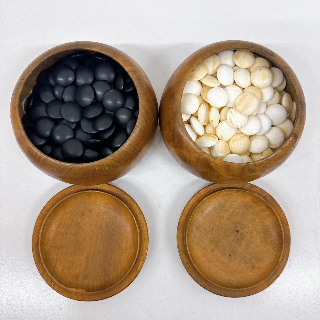 【美品】囲碁盤 脚つき　木製囲碁盤セット　白石・黒石付き