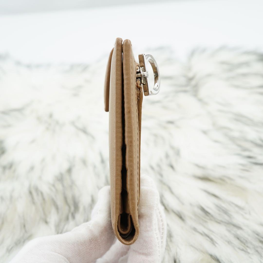 ほぼ未使用品　Salvatore Ferragamo 折り財布　ガンチーニ