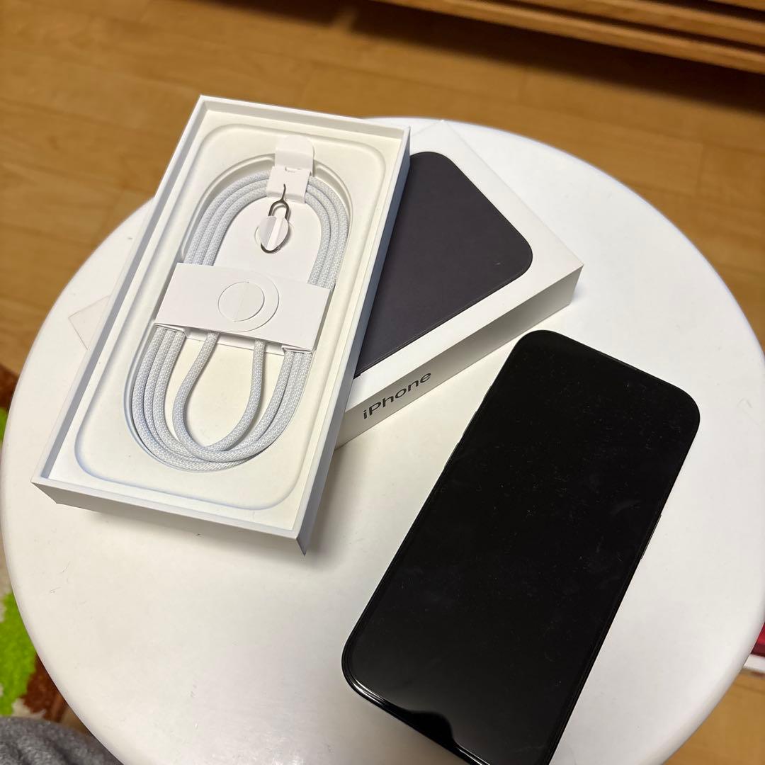 iPhone16 256GB ブラック 本体 充電ケーブル付き