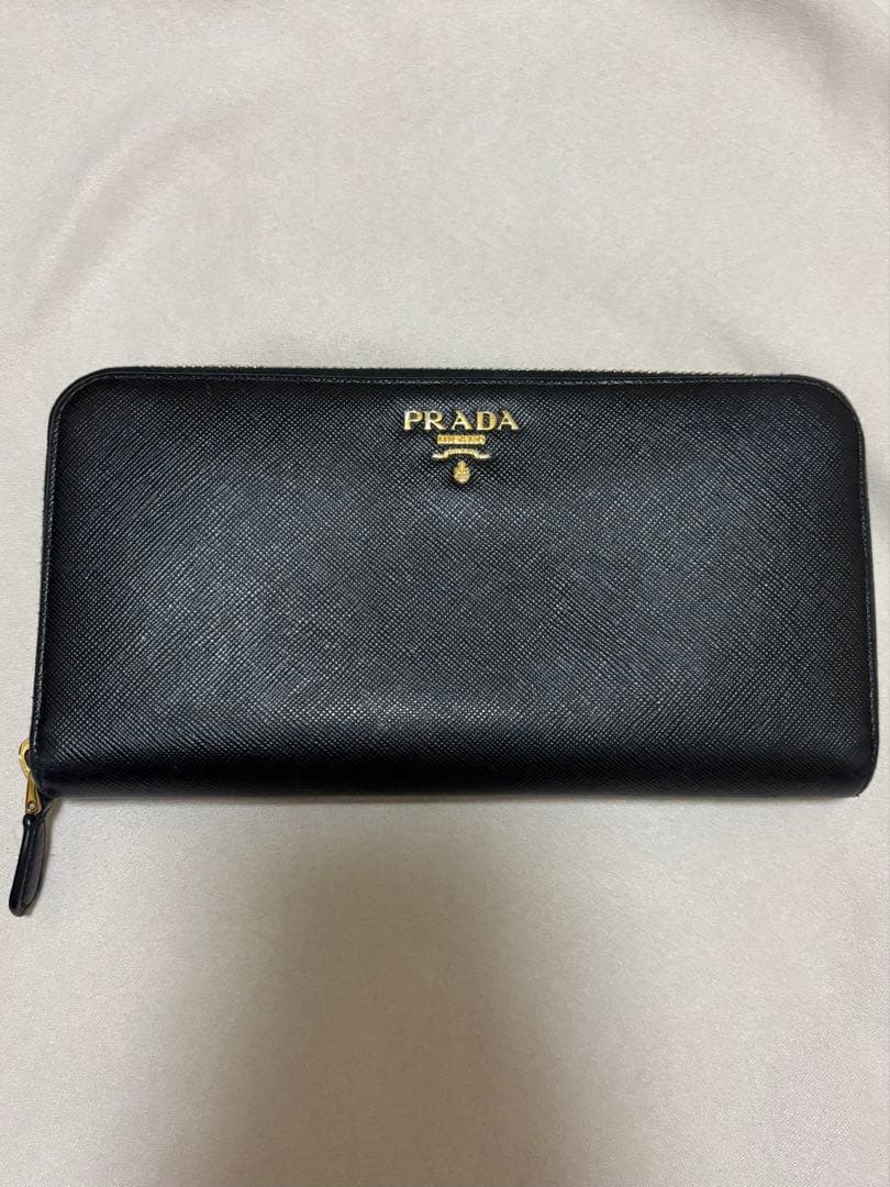 PRADA プラダ　長財布