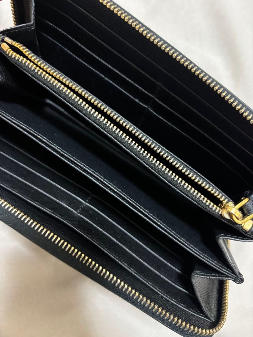 PRADA プラダ　長財布
