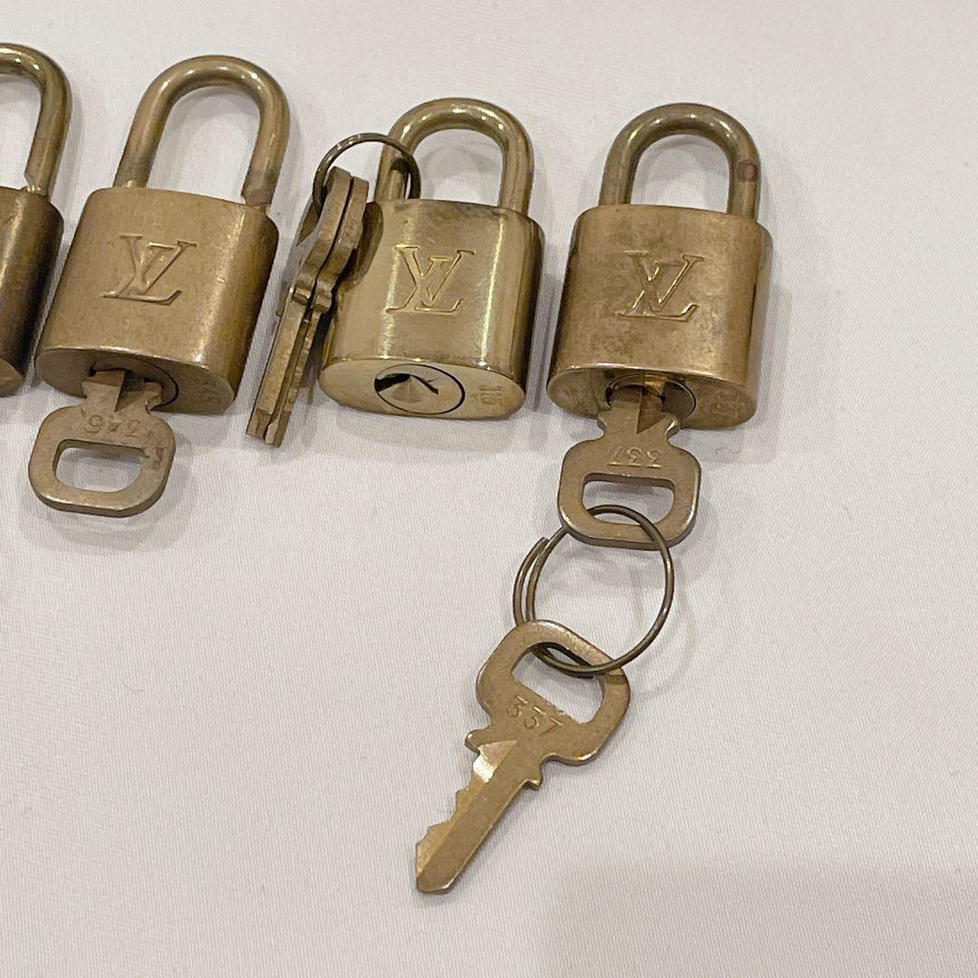 ルイ・ヴィトン 南京錠 4個セット