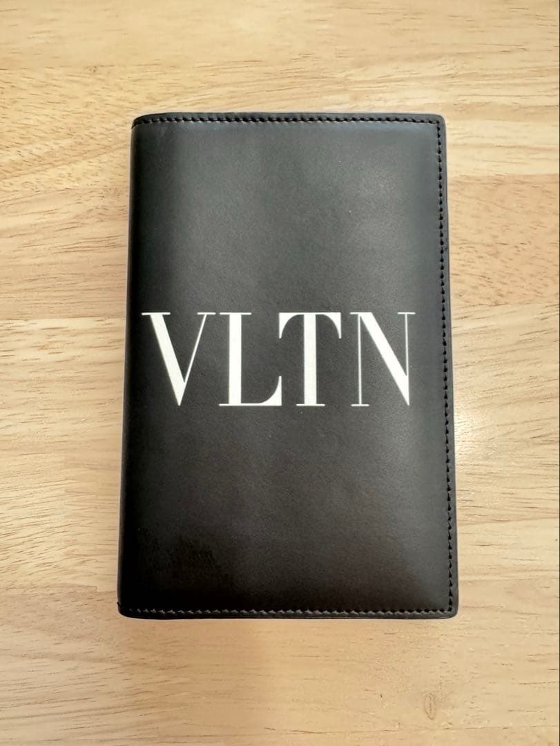 VALENTINO パスポートケース