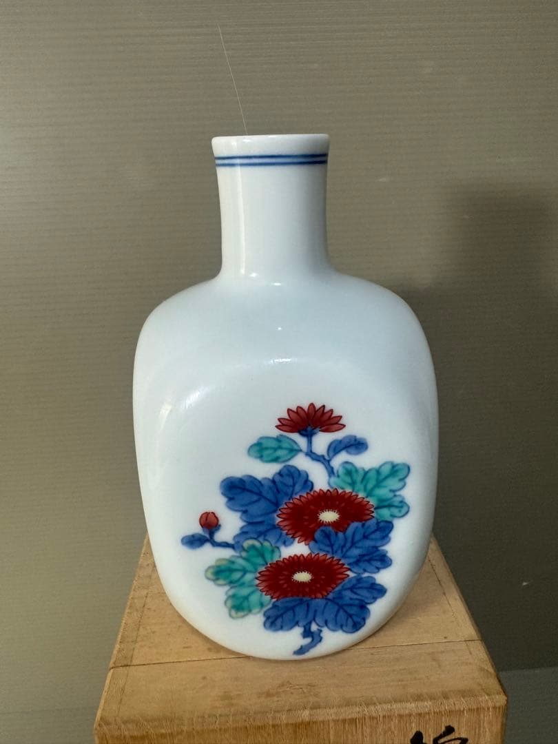 2505 十三代今泉今右衛門　錦花絵角瓶　花瓶　花入　壺　箱付き　未使用