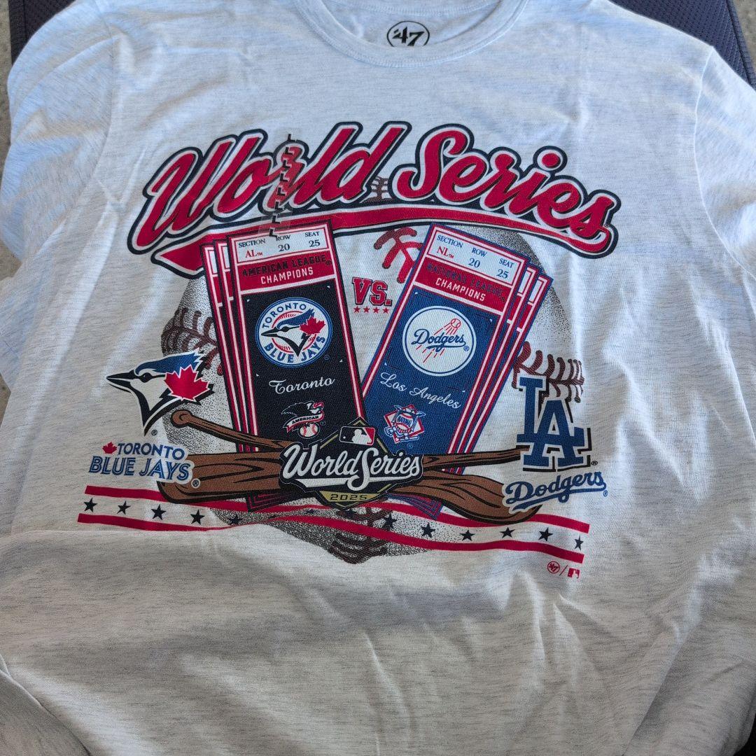 【LA購入】最新2025ワールドシリーズ記念Tシャツ Lサイズ 47