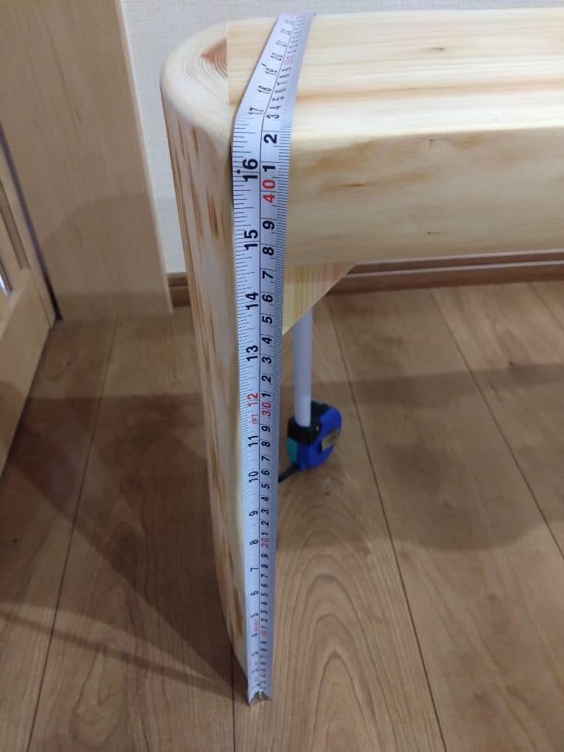 檜のベンチ52　丸太風で座りやすく、総檜造り、リビングや食卓にいかがでしょうか❕