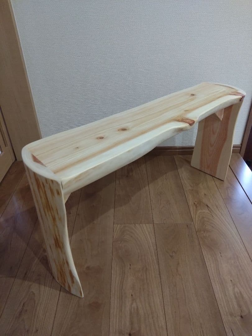 檜のベンチ52　丸太風で座りやすく、総檜造り、リビングや食卓にいかがでしょうか❕