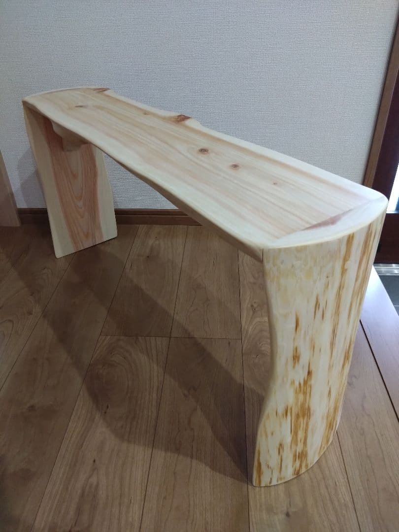 檜のベンチ52　丸太風で座りやすく、総檜造り、リビングや食卓にいかがでしょうか❕