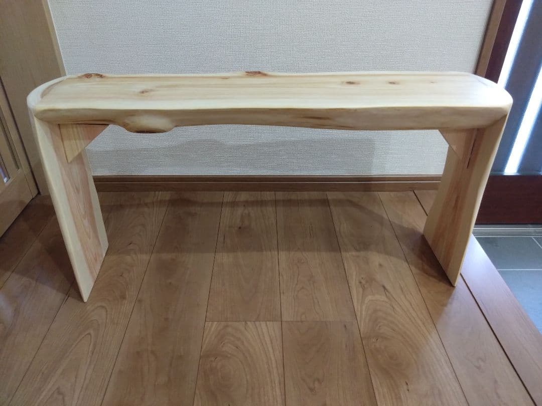 檜のベンチ52　丸太風で座りやすく、総檜造り、リビングや食卓にいかがでしょうか❕