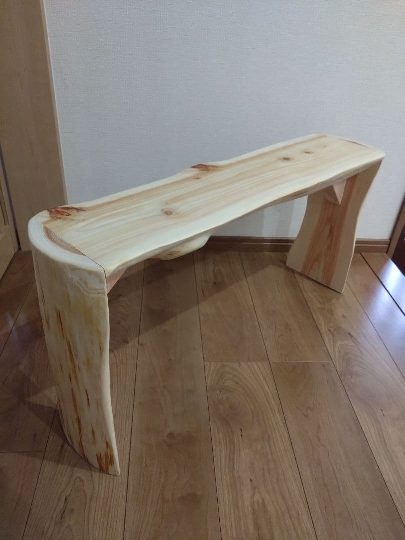 檜のベンチ52　丸太風で座りやすく、総檜造り、リビングや食卓にいかがでしょうか❕