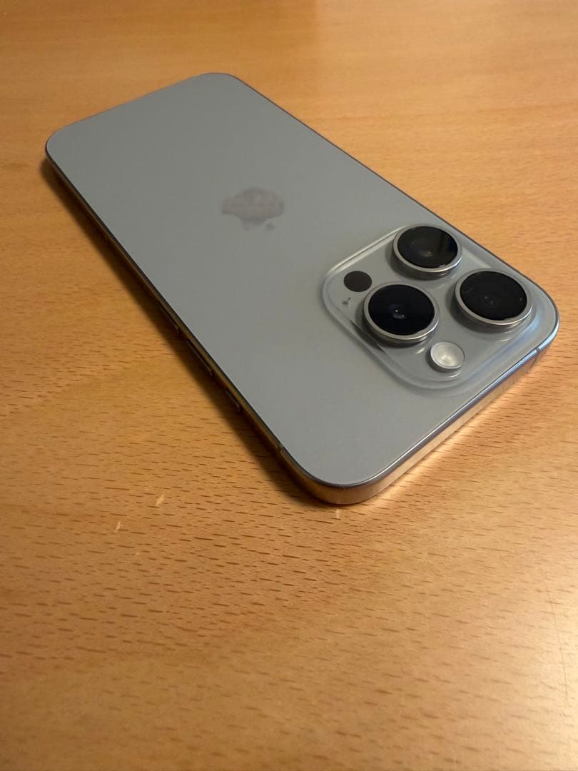 【SIMフリー】iPhone 15Pro 256GB ナチュラルチタニウム