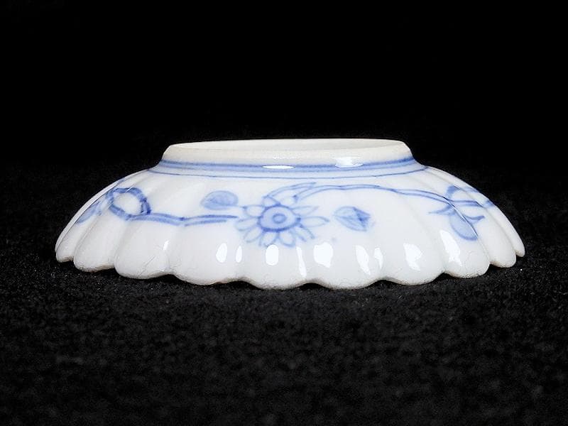 大聖寺伊万里　金襴手　輪花　窓絵　松竹梅の図　豆皿　197AS-BNo