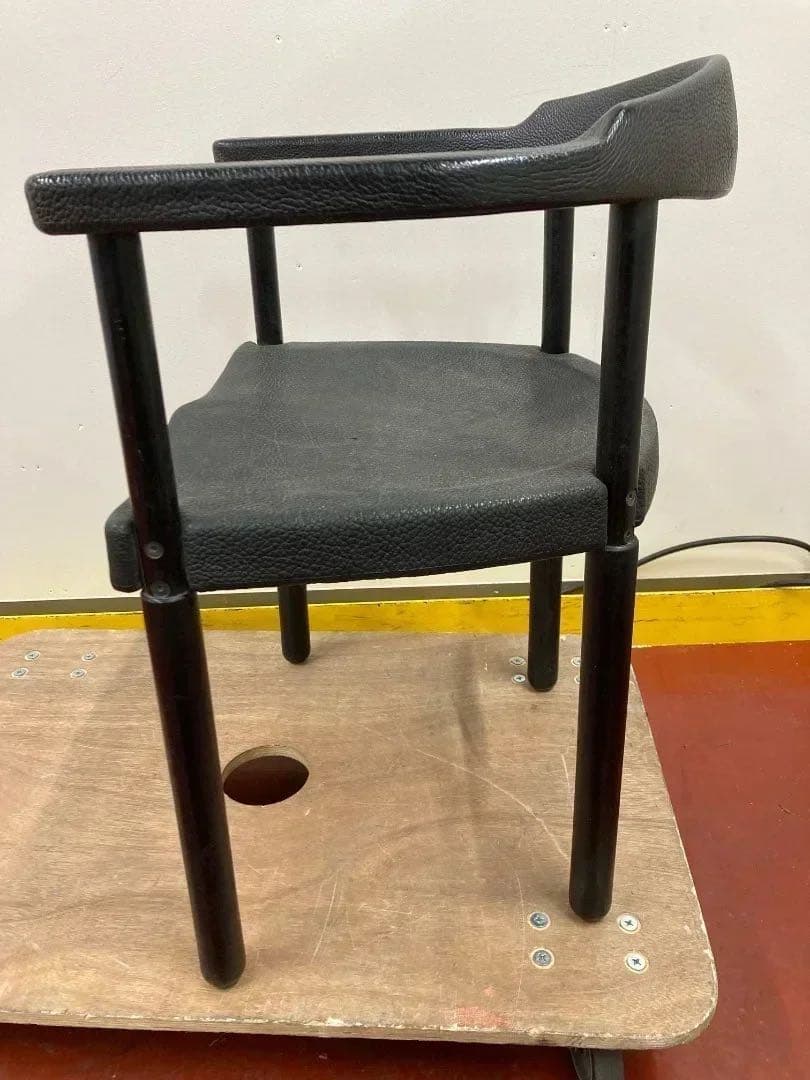 カッシーナ　レオナルドアームチェア