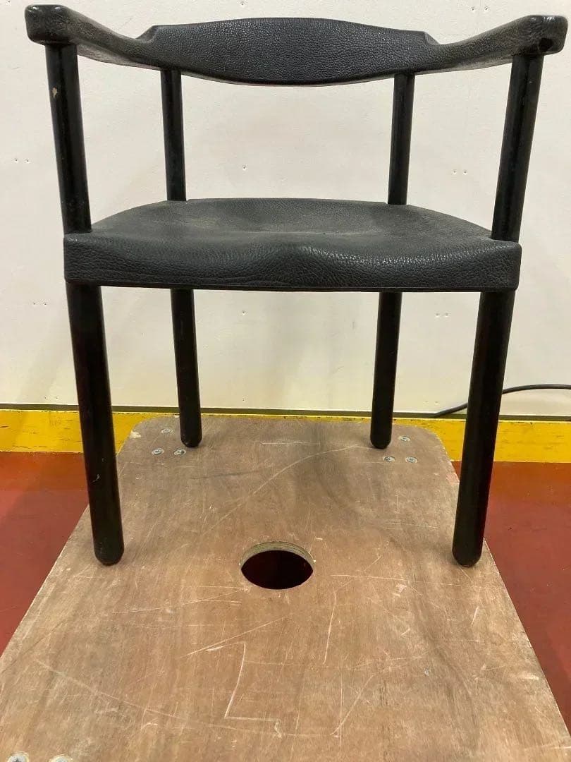 カッシーナ　レオナルドアームチェア