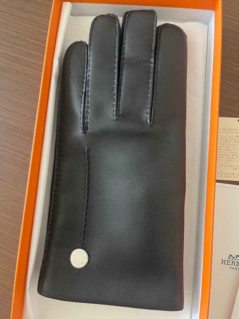 エルメス　セリエボタン　ラム　手袋　黒　8.5 23㎝　新品未使用