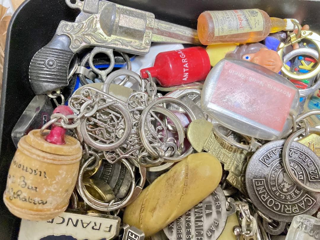 【ずっしり】フレンチキーホルダー1.8kg超｜広告キーホルダー/アンティーク