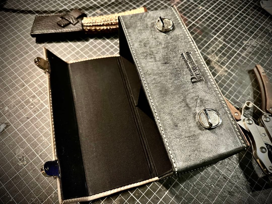 月末決算SALE!Pvt.Workshop 極　本革　デッキケース　プレマケース