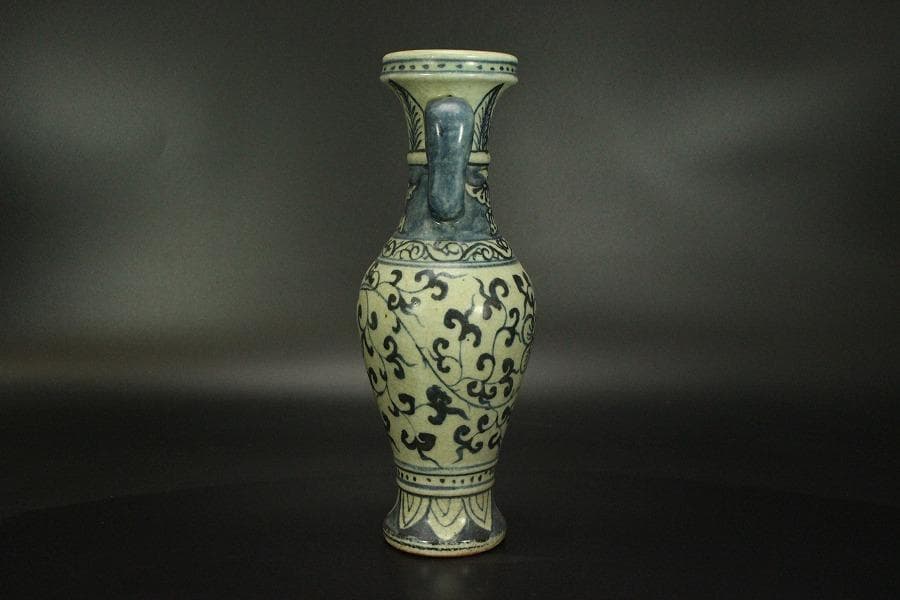 中国美術 青花 纏枝蓮花紋 双耳瓶 高29.5cm(LC136)