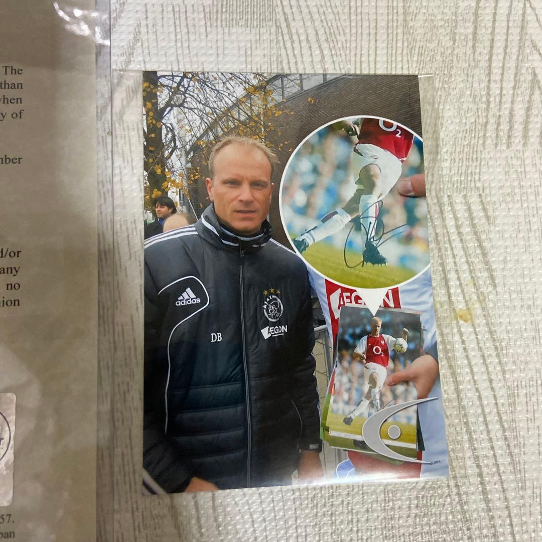 デニス・ベルカンプ　直筆サイン入りフォト額入り