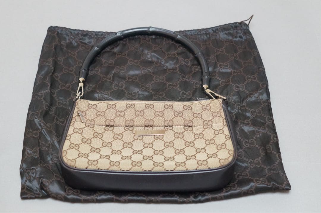 ぴ*き様 グッチ バンブーハンドル GGキャンバス バッグ