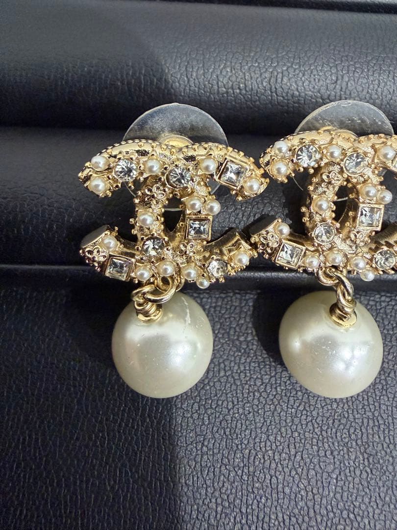 CHANEL CCロゴ フェイクパール ピアス