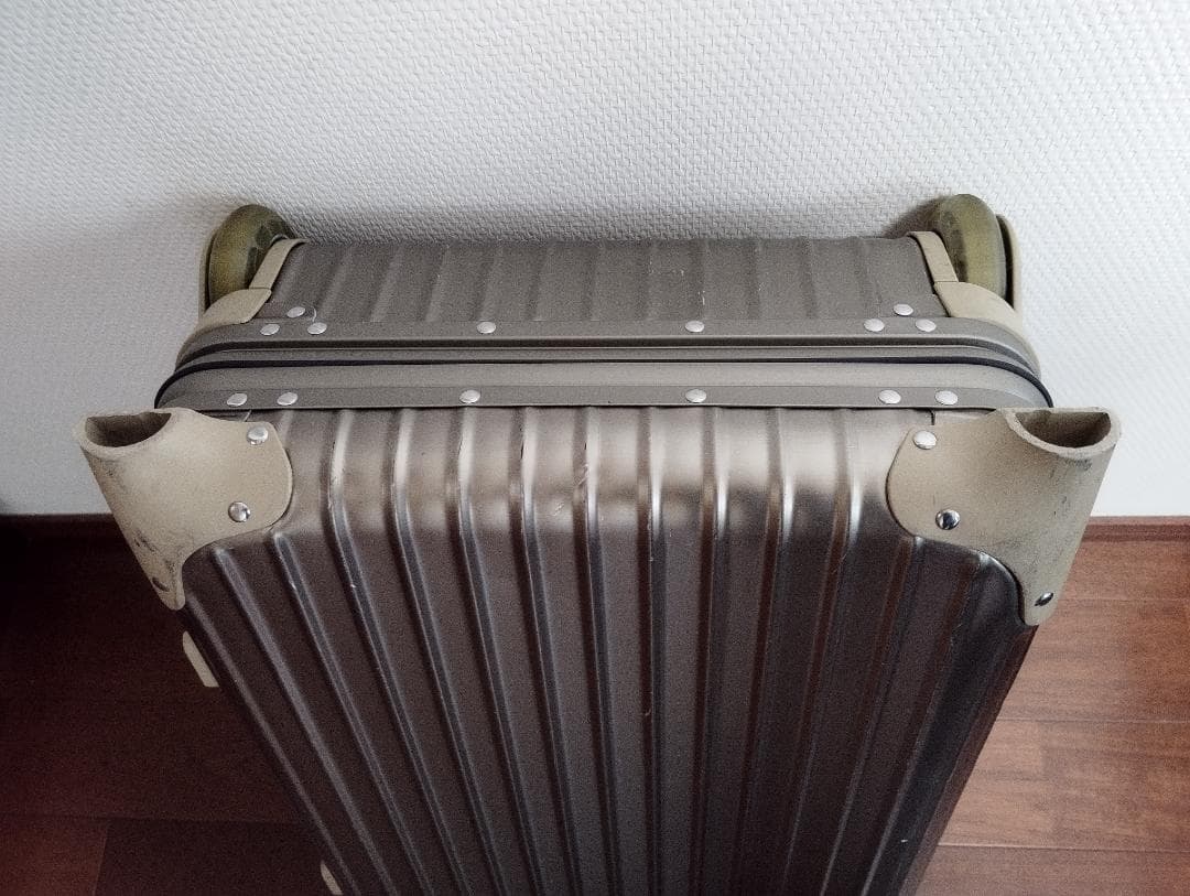 RIMOWA　トパーズ・チタニウム　キャビントロリー　32L　2輪