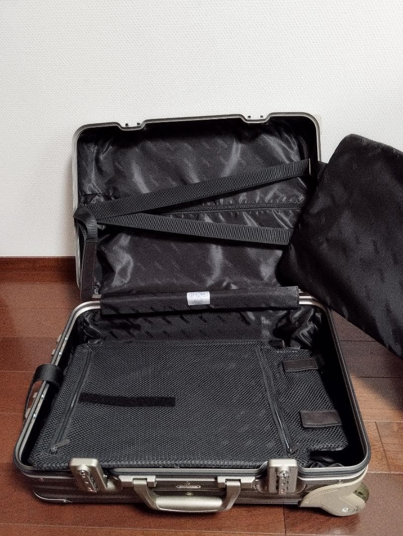 RIMOWA　トパーズ・チタニウム　キャビントロリー　32L　2輪