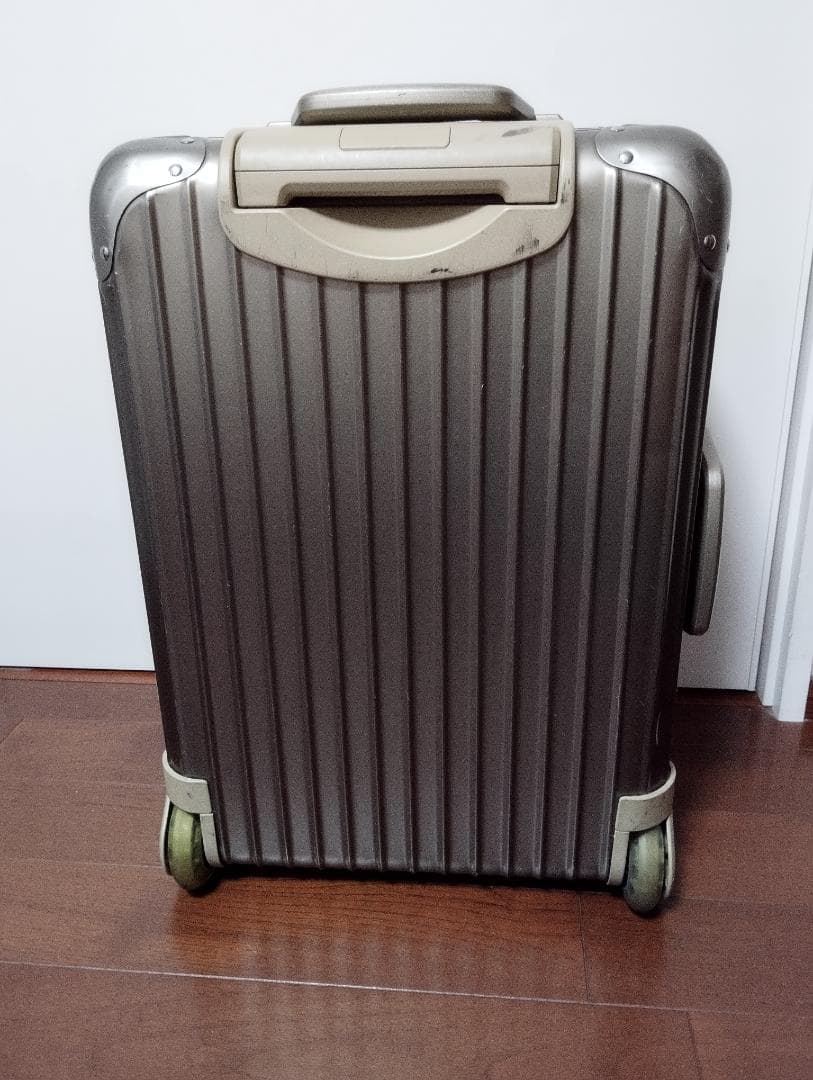 RIMOWA　トパーズ・チタニウム　キャビントロリー　32L　2輪