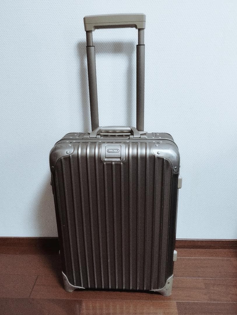 RIMOWA　トパーズ・チタニウム　キャビントロリー　32L　2輪