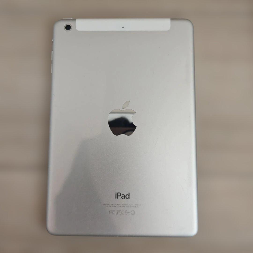 本体ipad第6世代＋ipadmini2＋USBケーブル＋ipad第6世代カバー