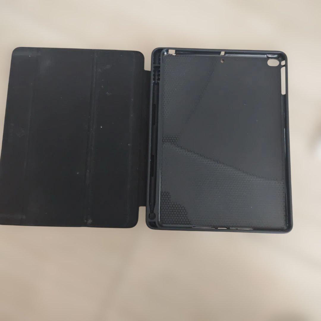 本体ipad第6世代＋ipadmini2＋USBケーブル＋ipad第6世代カバー