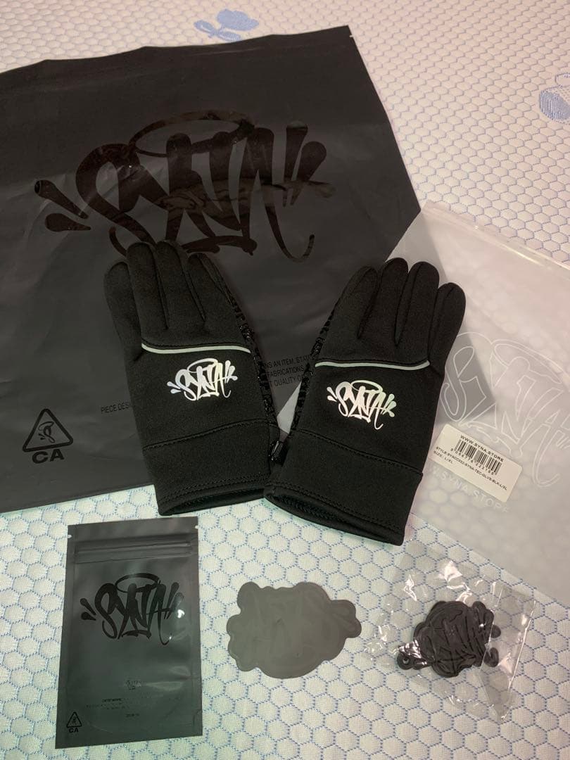 SYNA WORLD手袋 L/XLサイズ付属品付き