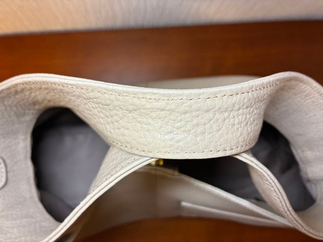 アタオ　エルヴィ　グレージュ