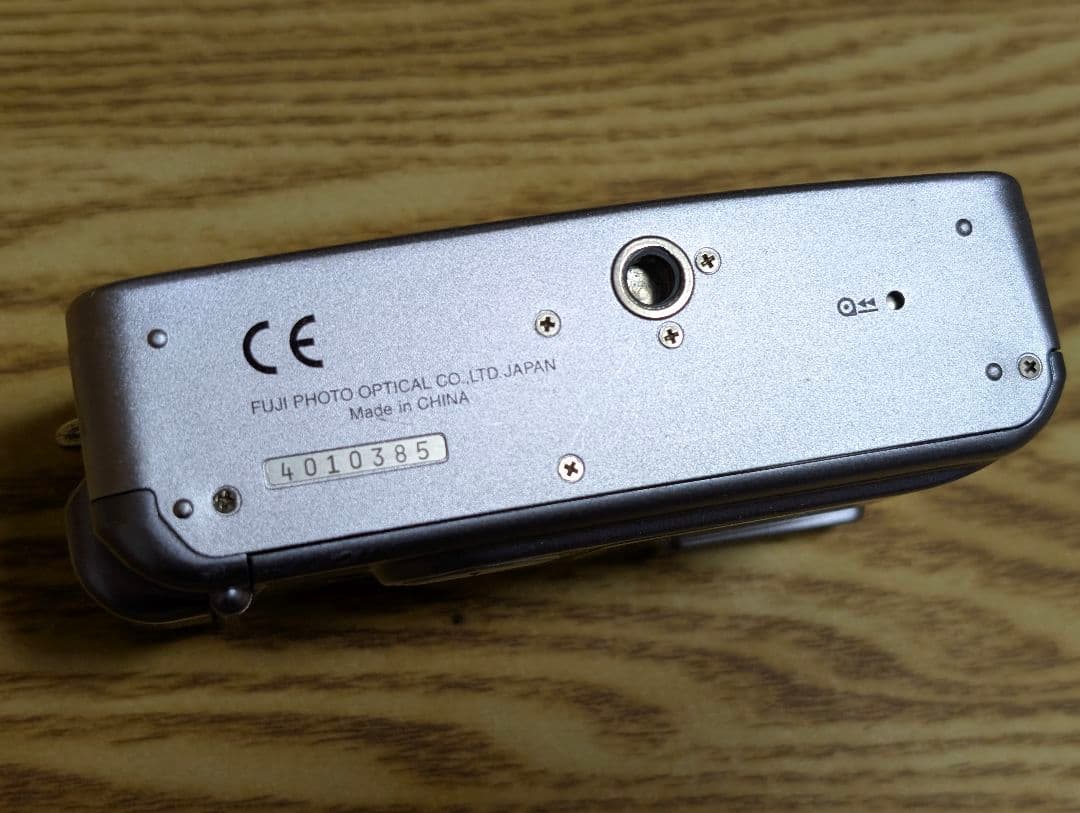 Fujifilm Natura S コンパクトカメラ