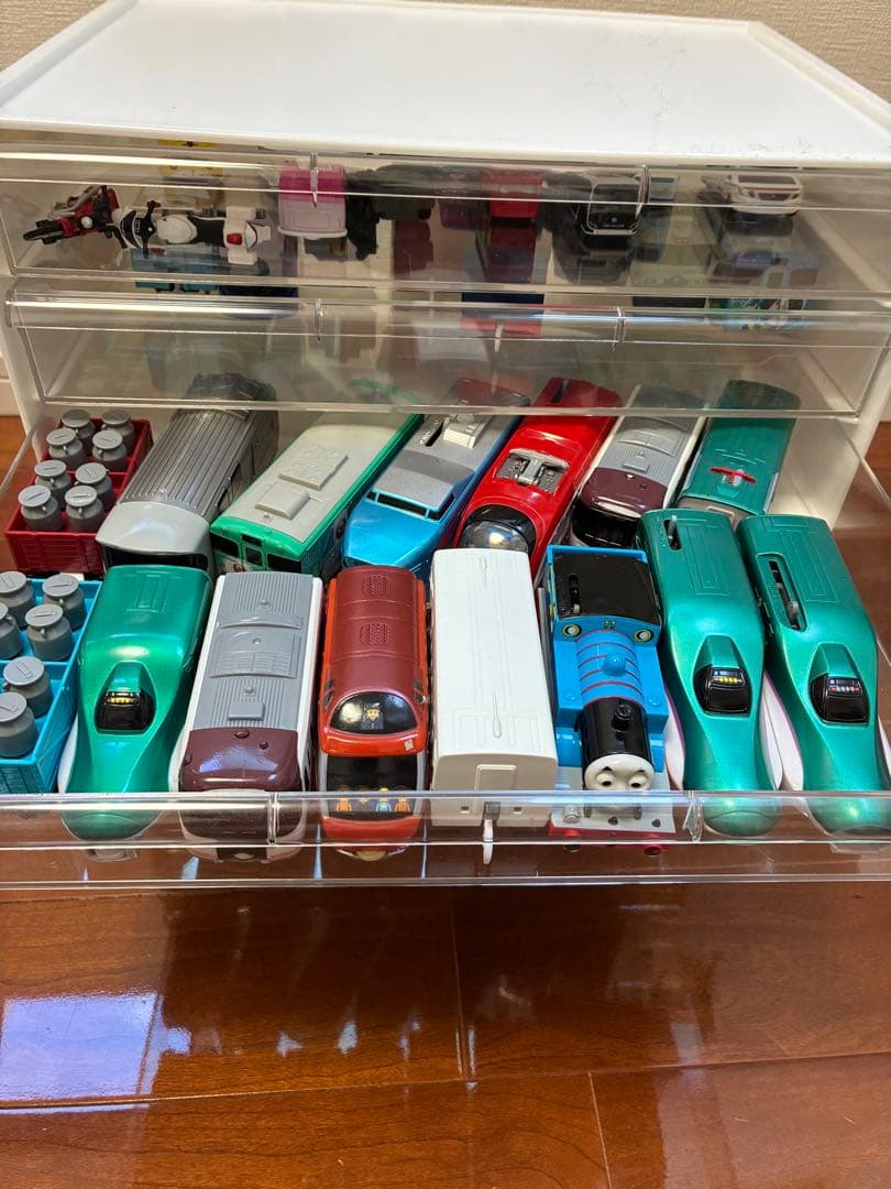 トミカとプラレールのコレクション