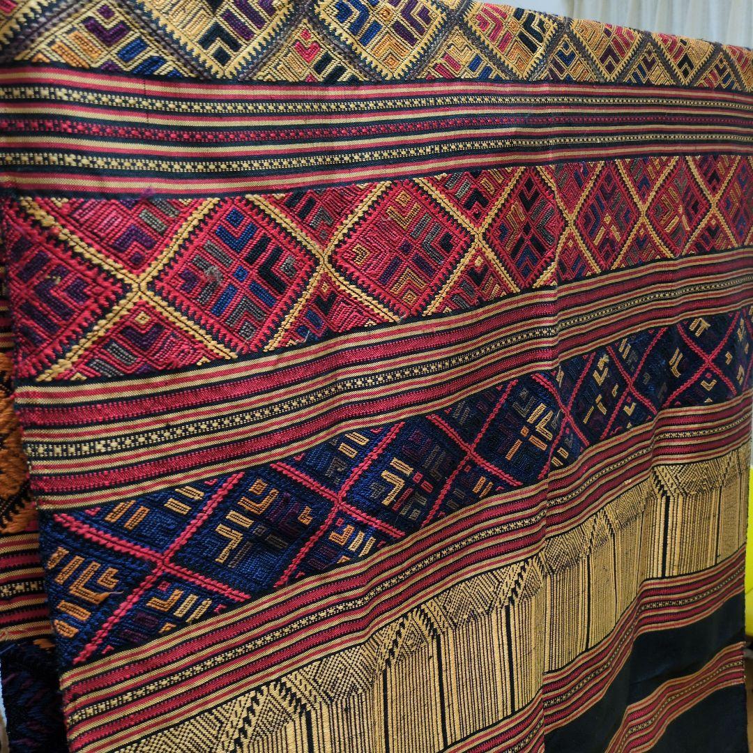 レア希少品「ラオス　浮き織り」特大「壁掛け布」「飾り布」「タペストリー」「浮織」