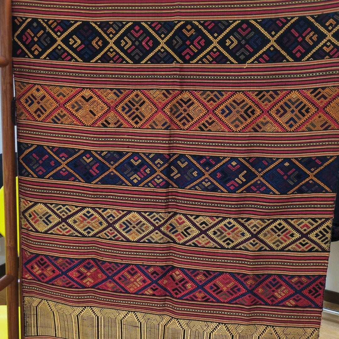 レア希少品「ラオス　浮き織り」特大「壁掛け布」「飾り布」「タペストリー」「浮織」