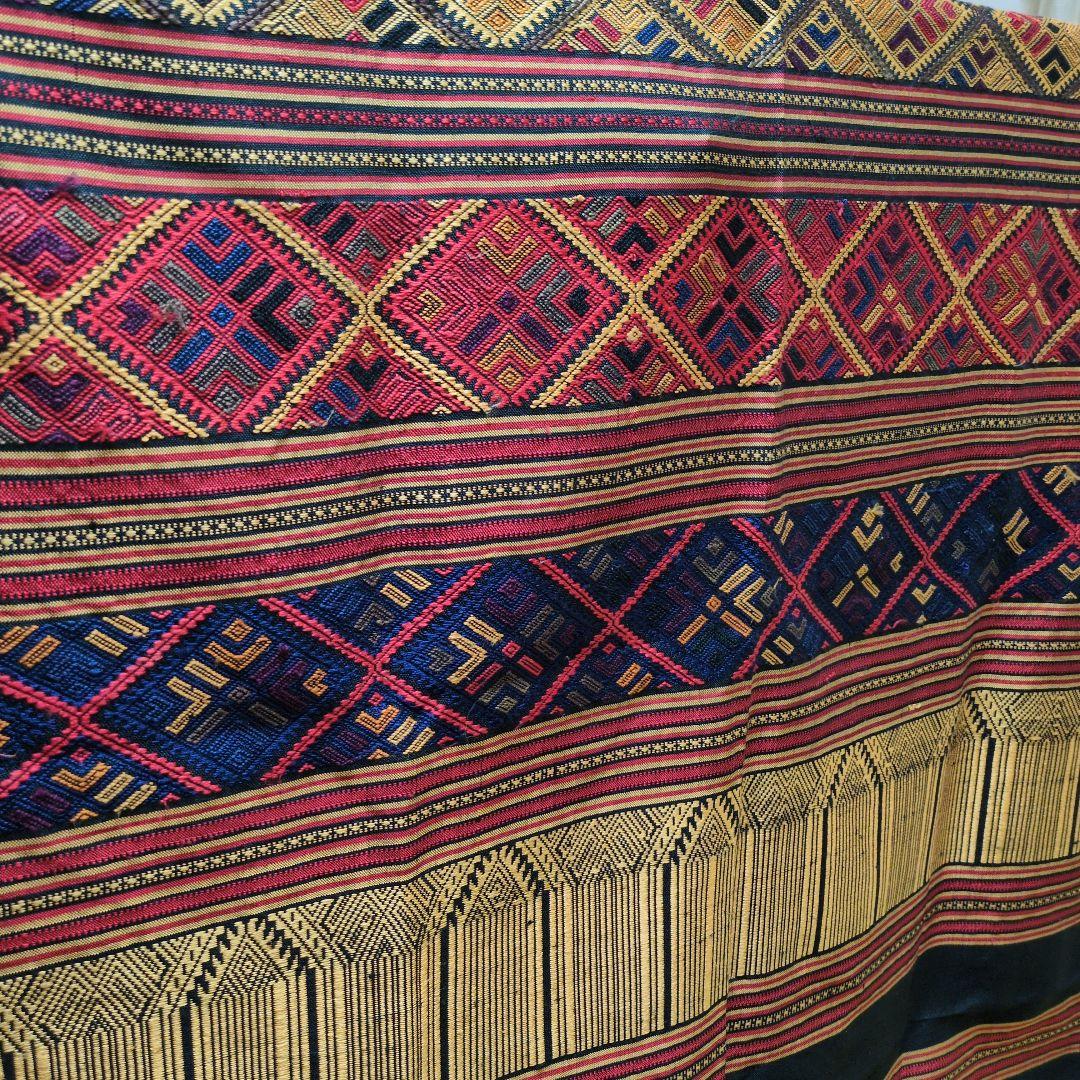 レア希少品「ラオス　浮き織り」特大「壁掛け布」「飾り布」「タペストリー」「浮織」