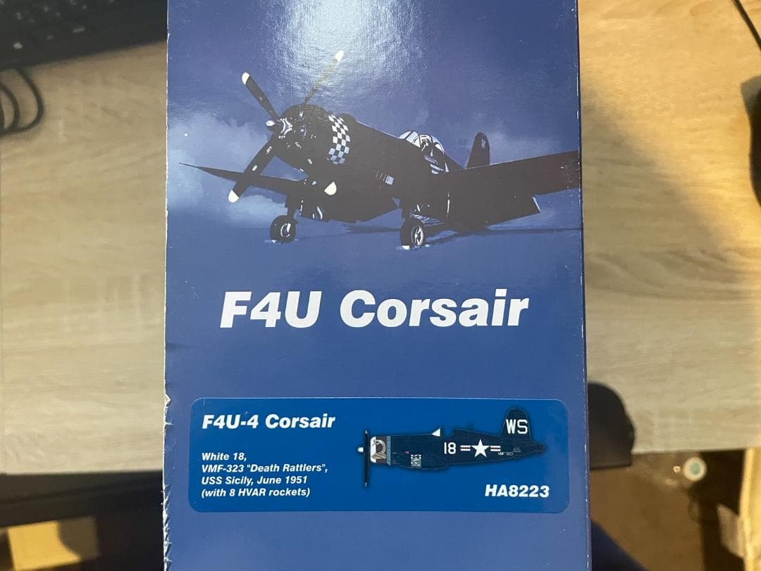 1/48 F4U-4 アメリカ海兵隊 VMF-323 デスラットラーズ