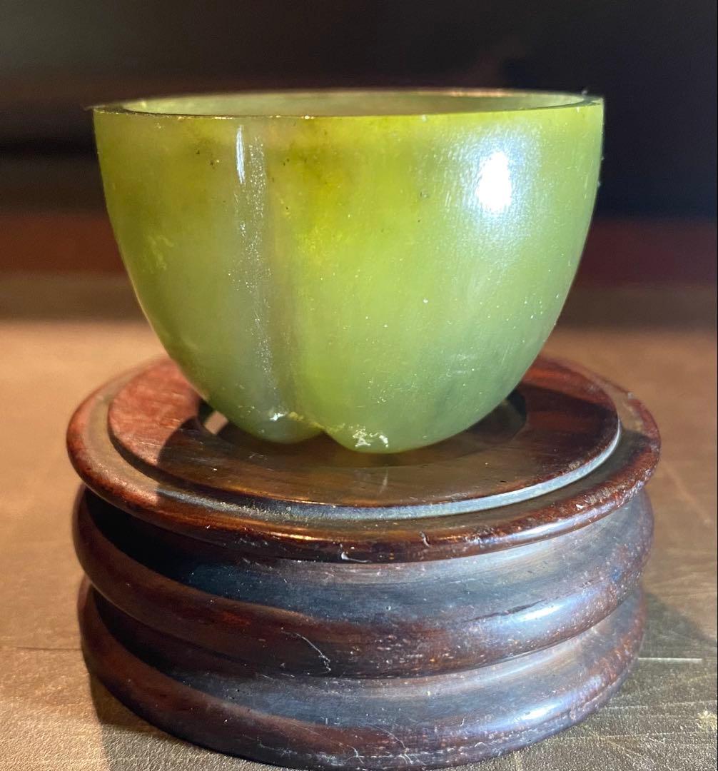 古翡翠 和田玉・鑑賞台付・ヴィンテージ　レア ・オブジェ・鼻煙壺 ・台湾茶器